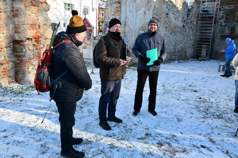 Patay Péter szervező (középen) és a lelki vezetők (Fotó: Via Mariae)