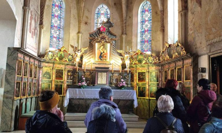 A rőtfalvi Mária-kegyhely temploma, a Magyar Madonna kegyképe (Fotó: Via Mariae Pt.)