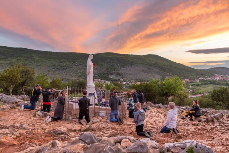 Medjugorje, a jelenés helyszíne (Fotó: medjugorje.de)
