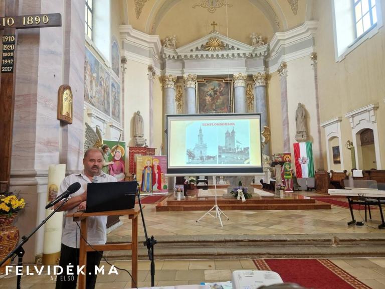 Laczkó Gábor Templomsorsok c. előadása (Fotó: Berényi Kornélia/Felvidék.ma)