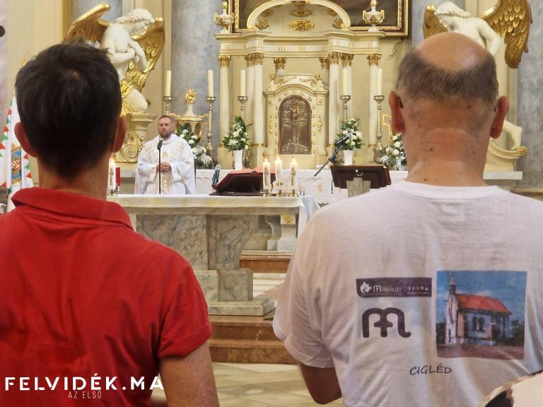 Szentmise a Nagyboldogasszony-templomban (Fotó: Berényi Kornélia)