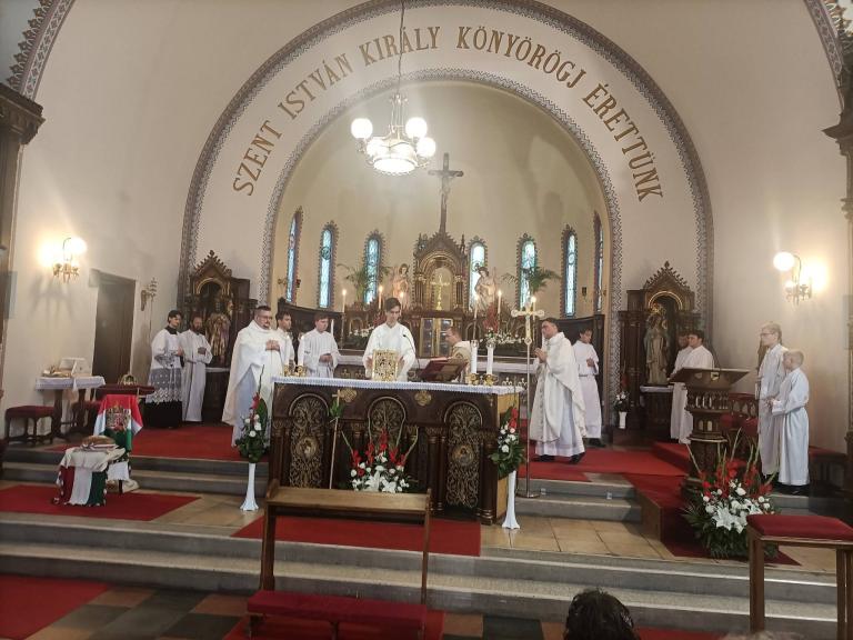 A szentmisét Kálmán Peregrin OFM celebrálta (Fotó: Via Mariae p.t.)
