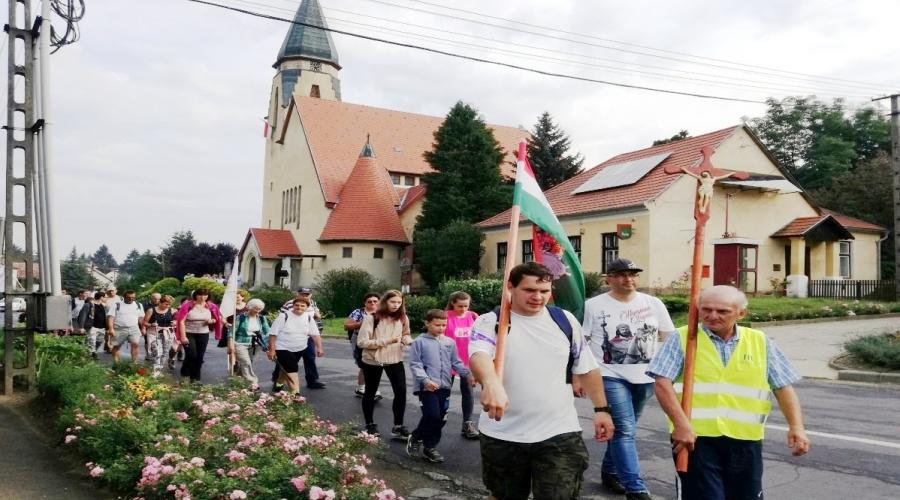 1Úton Nemzetközi Zarándoknap az Édesapákért