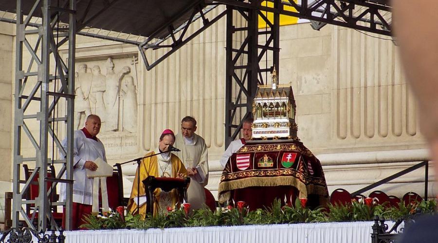 Érkezik a Szent Jobb ereklye (Berényi Kornélia/Felvidék.ma) Érkezik a Szent Jobb ereklye (Berényi Kornélia/Felvidék.ma)