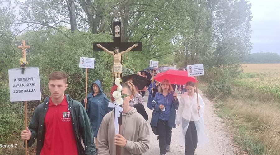 1Úton a zobor-vidékiek, augusztus 30-án (Fotó:Via Mariae pt.)