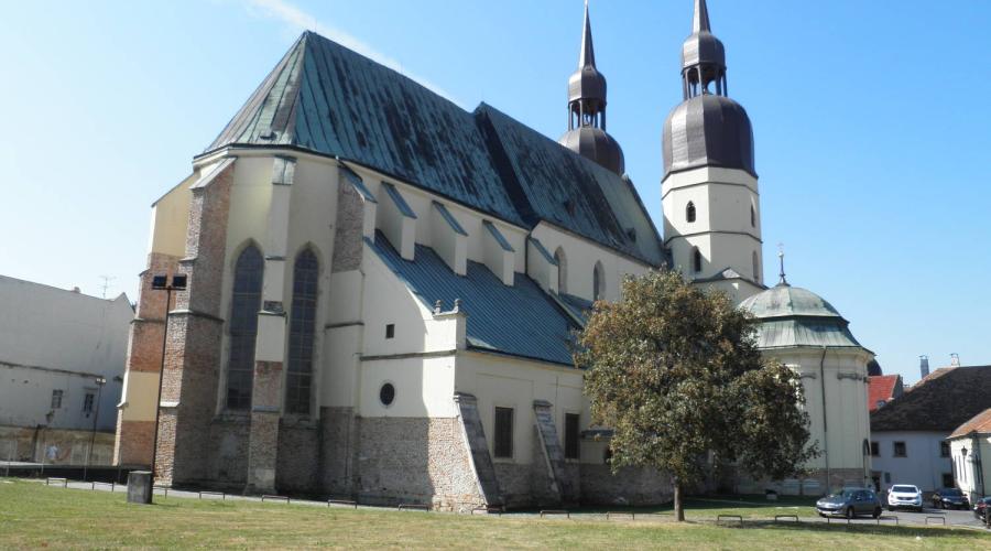 Szent Miklós Bazilika, Nagyszombat (Fotó: https://slovenskycestovatel.sk/item/dom-svateho-mikulasa)
